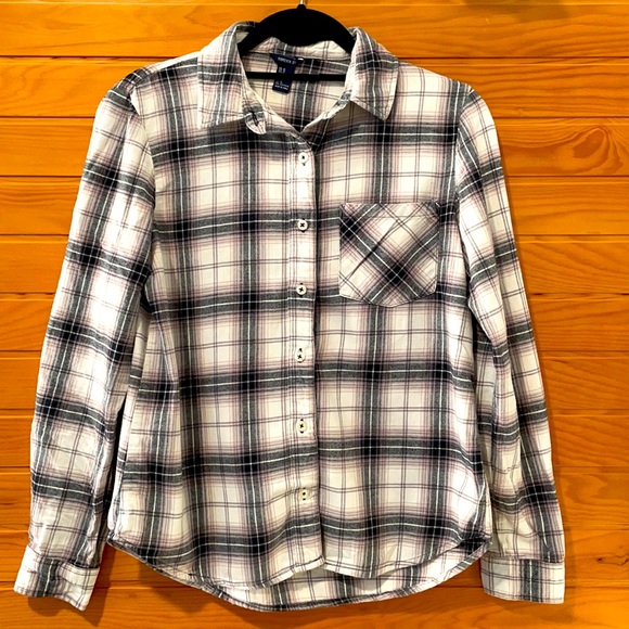Forever 21 Tops - 3/$10💜 Forever 21 Flannel Top
